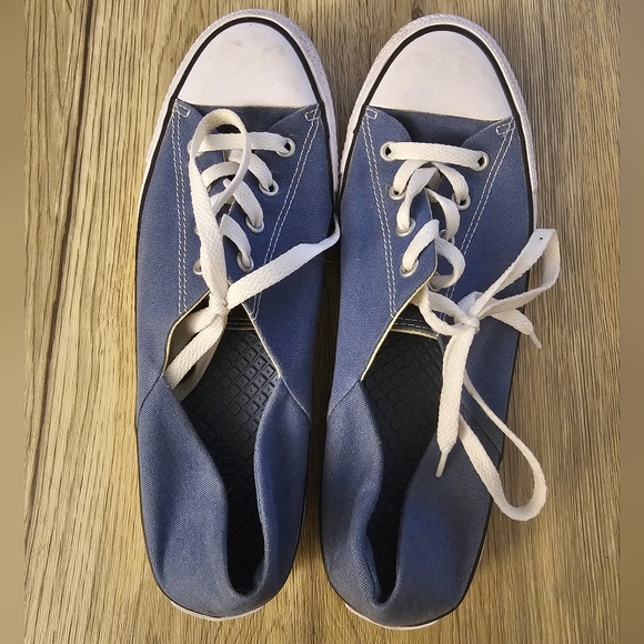 Converse Chuck Taylor All Star Low-tops - Blue - Women's 10 - Picture 1 of 7